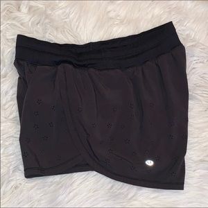 Lulu lemon size 6 shorts